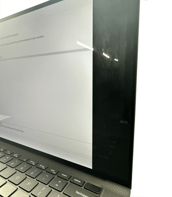 Dell Precision 5550 Core i7 10850H (10-gen.) 2,7 GHz / 32 GB / 960 SSD / 15,6'' UHD+ 4K dotyk / Win 11 Pro + Quadro T1000 / Defekt