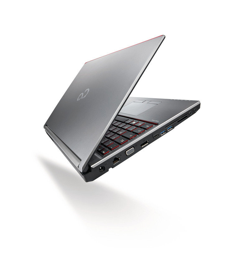 Fujitsu Celsius H760 Xeon E3-1505M V5 2,8 GHz / 8 GB / 240 SSD / 15,6'' FullHD / Win 10 Prof. (Update) + Nvidia Quadro M1000M