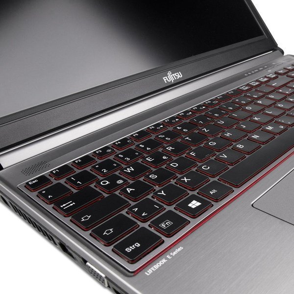 Fujitsu Lifebook E756 Core i5 6200U (6-gen.) 2,3 GHz / 16 GB / 960 SSD / 15,6'' FullHD / Win 10 Prof. (Update) / Klasa A-