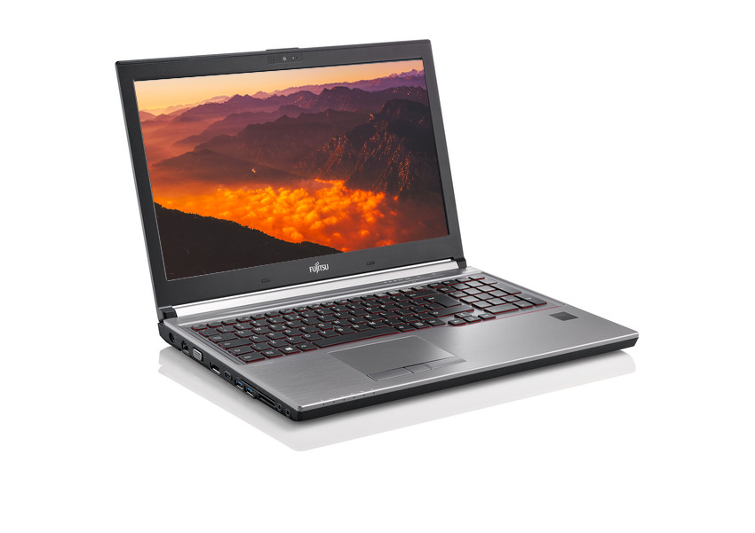 Fujitsu Celsius H760 Xeon E3-1505M V5 2,8 GHz / 8 GB / 240 SSD / 15,6'' FullHD / Win 10 Prof. (Update) + Nvidia Quadro M1000M