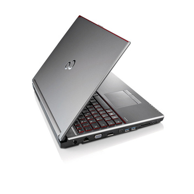 Fujitsu Celsius H760 Core i7 6820HQ (6-gen.) 2,7 GHz / 64 GB / 480 SSD / 15,6'' FullHD / Win 10 Prof. (Update) + Nvidia Quadro M2000M